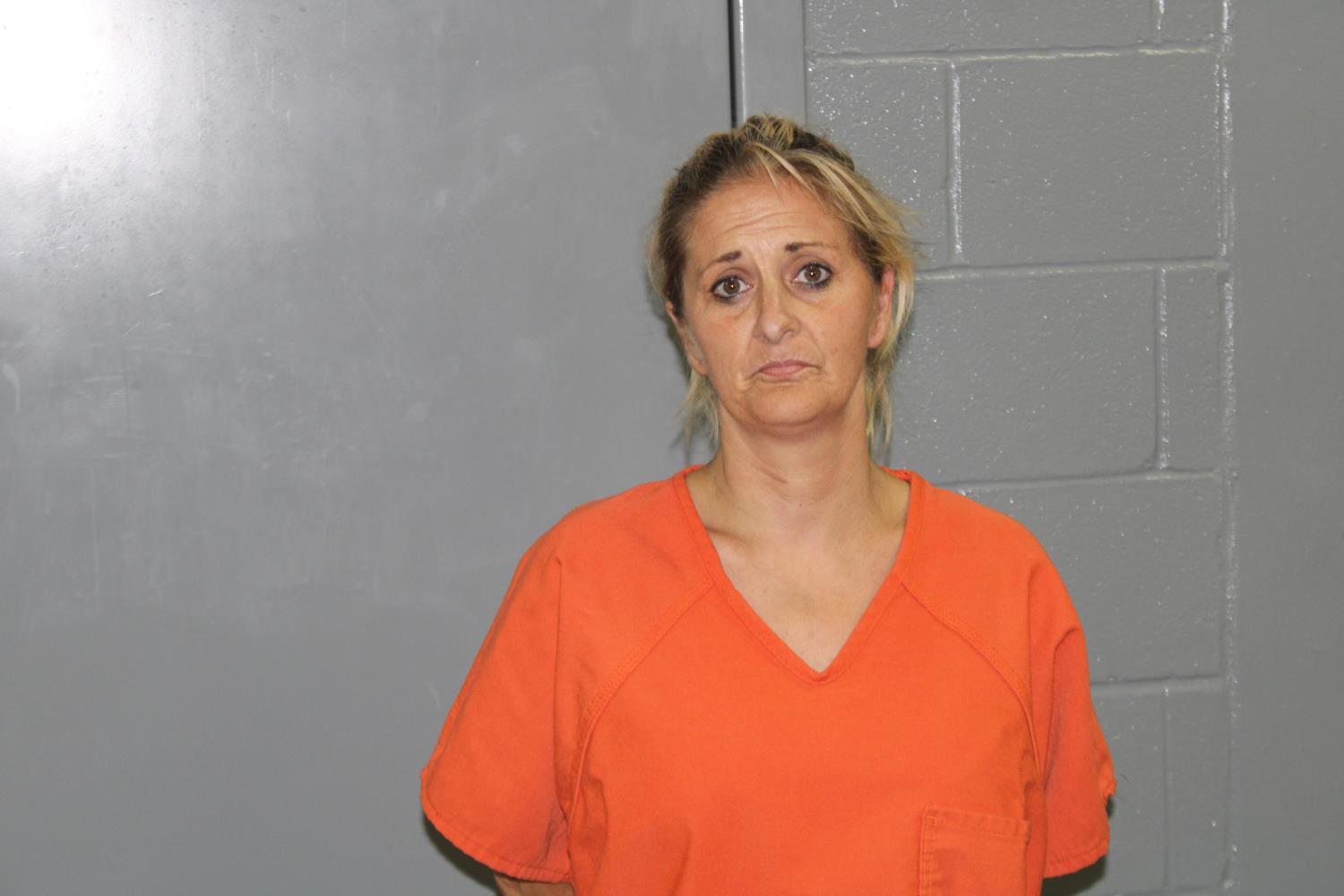 Booking photo of Jennifer Kay Lyons